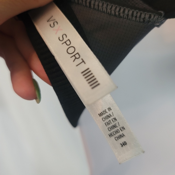 Victoria Secret - Picture 5 of 6